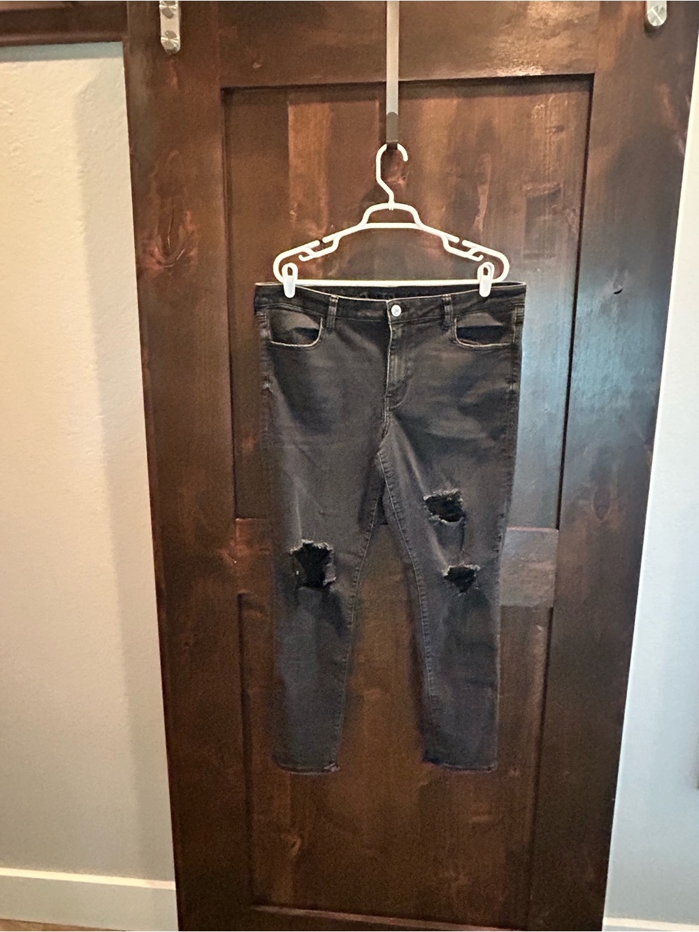 American Eagle Outfitters Women's Distressed Black Skinny Jeans